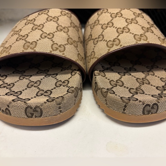 Gucci Slides US Size 10 Like New, Excellent Condition - Picture 9 of 12